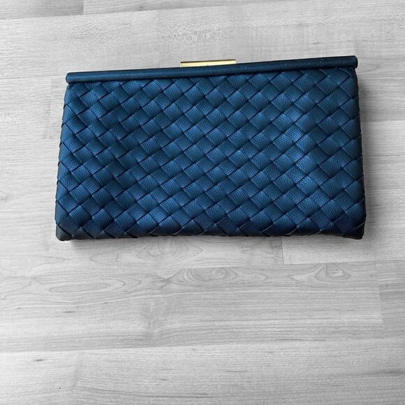 Sondra Roberts Leather Clutch Bag Purse - Picture 1 of 7